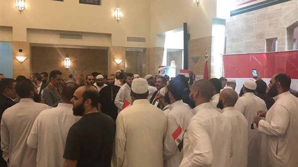 اقبال كثيف من المصريين بالسعودية للتصويت في الاستفتاء على تعديل الدستور(صور)