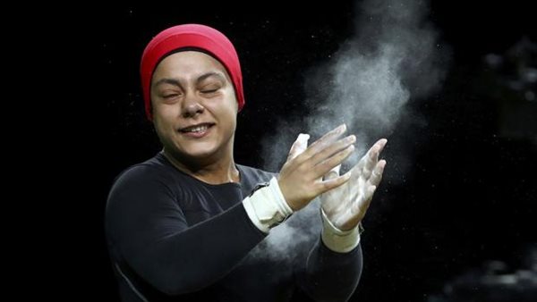 ساره سمير  تحقق 3 ميداليات ذهبية ورقم إفريقي جديد في منافسات وزن 76ببطولة افريقيا 