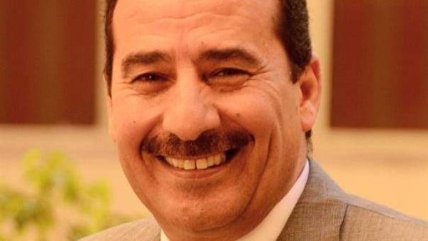 عميد معهد بحوث الفيوم لدول حوض النيل يقدم قراءة ثقافية لكتاب 