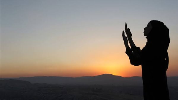 أنا غير محجبة، فهل يقبل الله صلاتي وصيامي؟.. الإفتاء تجيب 