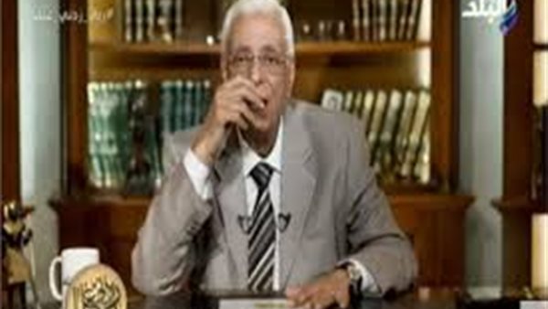 حسام موافي: كل إنسان حر في شرب الخمر رغم تحريمها(فيديو)