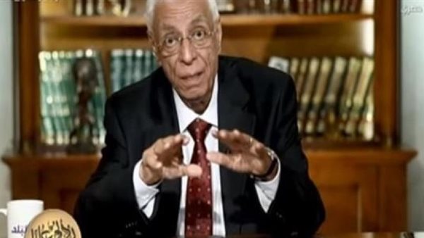 حسام موافي يحذر من نقص فيتامين سي .. 