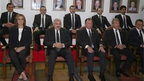 تعليق أحمد موسى على عدم حضور مجلس إدارة الأهلي نهائي الكونفدرالية (فيديو)