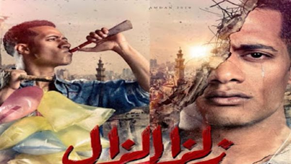 تامر بشير يكشف خطأ إخراجيا بمسلسل زلزال.. «سيارة موديل 2003 ظهرت في التسعينات» (فيديو)