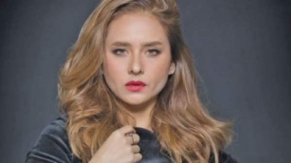 نيللي كريم على 