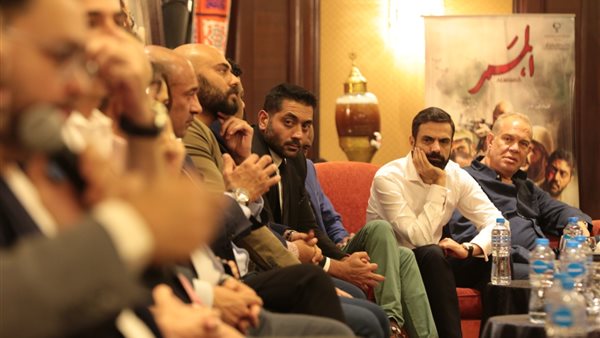 أحمد فلوكس ينتظر عرض فيلم 