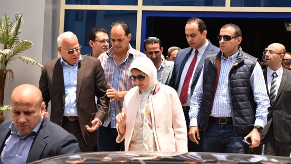 بعد موافقة مجلس الوزراء.. وزيرة الصحة : التعاقد مع الفرق الطبية بالتأمين الصحي الجديد منتصف الشهر الجاري (صور)