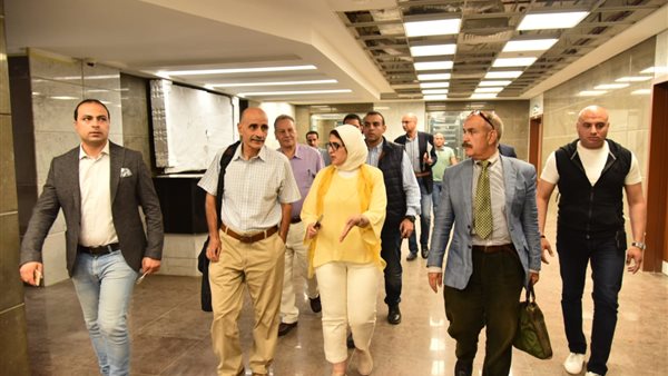 وزيرة الصحة تتفقد مركز مجدي يعقوب لجراحات قلب الأطفال بمستشفي النصر التخصصي ببورسعيد(صور)