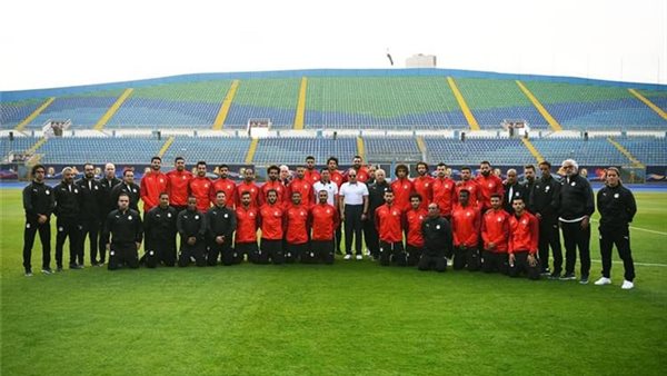 محسن عادل: زيارة السيسي لمعسكر المنتخب تحمل رسائل مهمة (فيديو)