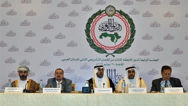 رئيس البرلمان العربي يدعو الدول التي تشهد مراحل انتقالية وتحولات سياسية إلى تغليب المصلحة الوطنية