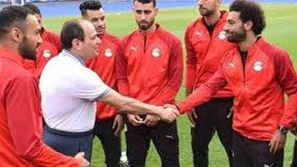 هاني حتحوت : زيارة السيسي للمنتخب رفعت الروح المعنوية للاعبين (فيديو) 