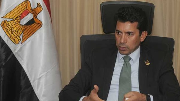 وزير الشباب والرياضة يكشف تفاصيل عودة الجماهير للمدرجات في مباريات الدوري (فيديو)