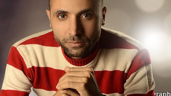 نجم كبير يطارد علام مكين بسبب أغنية 