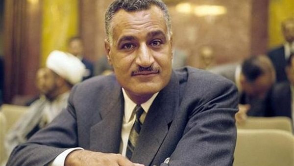 حكاية «المنتقبة» التي هاجمت سيارة جمال عبد الناصر (فيديو)