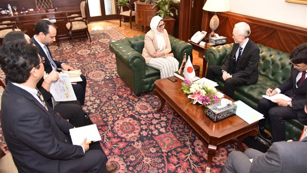 وزيرة الصحة تبحث مع سفير اليابان تعزيز التعاون فى المجال الصحي (صور)