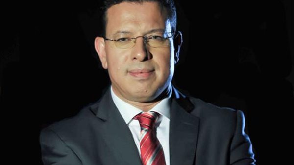 عمرو عبد الحميد يقدم حلقة خاصة عن 