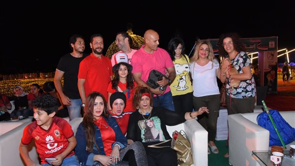 نجوم الفن والرياضة يحتفلون بفوز مصر فى استاد ديونز بالشيخ زايد (صور)