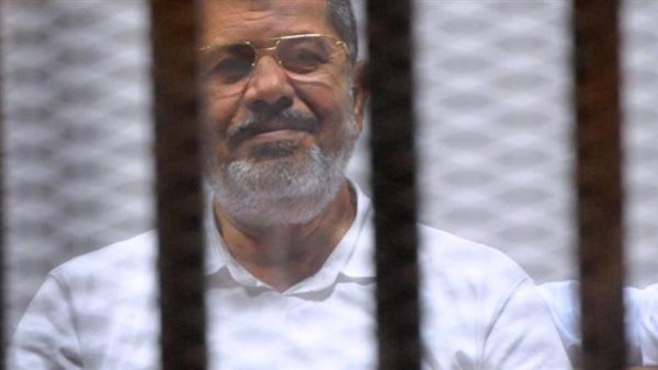 أحمد موسى: «مرسي كان بيتقدمله أكل من خارج السجن.. ومحدش رفض له طلب» (فيديو)