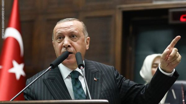 عمرو عبدالحميد يسخر من مواقف اردوغان المتناقضة (فيديو)