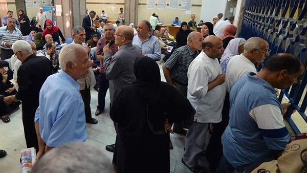 شروط استحقاق الأبنة معاش والدها بعد وفاة الزوج أو الطلاق (فيديو) 