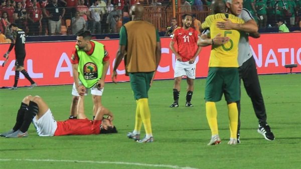 هاني حتحوت بعد اختفاء لاعبي المنتخب من السوشيال ميديا: «أنتو مستخبيين ليه؟» (فيديو)