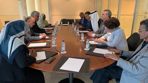 رئيس البرلمان العربي يطلب من الحركات المسلحة  فى السودان استبعاد لغة السلاح بالحوار والتفاوض