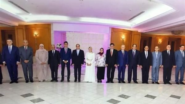 مصطفى بكري: السيسى يلبي دعوة شاب بحضور حفل زفافه ويشهد على «عقد القران» (فيديو)