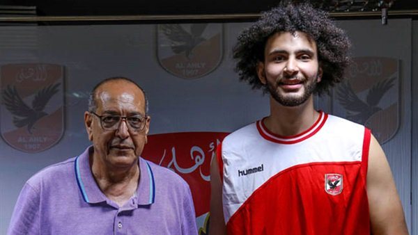 تفاصيل اشتعال الصراع بين سلة الأهلي والزمالك لضم أحمد إسماعيل (فيديو)
