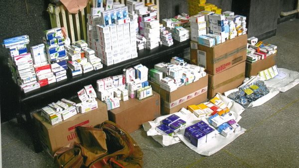 كارثة.. 17 صفحة على «فيس بوك» تبيع أدوية منتهية الصلاحية كمخدرات (فيديو)