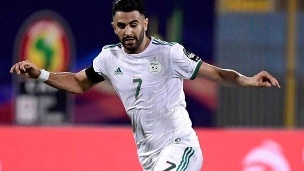 لعزيزي: رياض محرز يستحق لقب أفضل لاعب إفريقي (فيديو) 