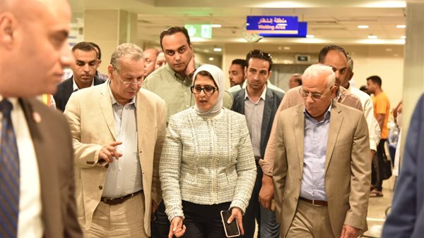 فور وصولها محافظة بورسعيد.. وزيرة الصحة تتفقد مستشفى الحياة بورفؤاد وتشدد على توفير سبل الراحة للمرضى (صور)