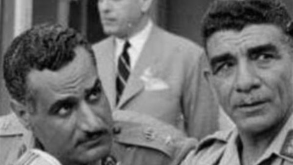 أستاذ تاريخ: محمد نجيب كان واجهة للضباط الأحرار.. وهذا سبب الخلاف مع مجلس قيادة الثورة (فيديو)
