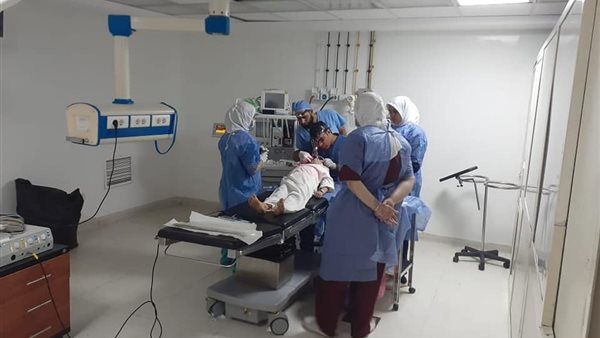 بحضور الدكتورة هناء سرور.. 37 عملية جراحية بالعياط فى قافلة الشئون الصحية بالجيزة (صور)
