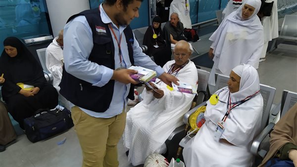 اِلصحة : تكثيف الإجراءات الوقائية للحجاج المصريين بالمواني والمطارات لتجنب الإصابة بالأمراض المعدية (صور)