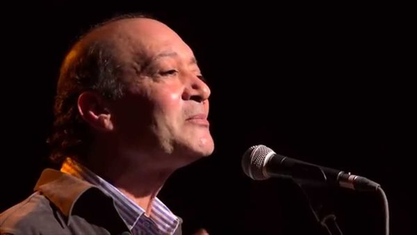 أحمد الحجار: كنت أخاف من الغناء أمام أبي وأخي (فيديو)