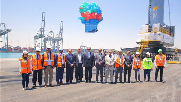 بإستثمارات 140 مليون جنيه مصري.. موانئ دبي العالمية - السخنة تعزز إنتاجيتها برافعتين من أحدث الرافعات المتحركة(صور)