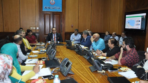 بناءً على تكليفات وزيرة الصحة والسكان..السبكي يشدد على دقة تسجيل البيانات للبدء في تجهيز محافظات المرحلة الأولى للتأمين الصحي الشامل الجديد(صور)