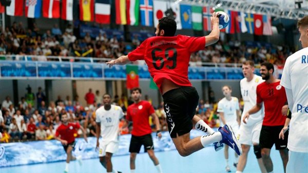 بعد خسارة منتخب اليد .. أحمد موسى: «عملوا المستحيل وبيقبضوا 13 جنيه» (فيديو) 