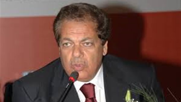 محمد أبو العينين يتبرع بالسيراميك الخاص بإعادة ترميم معهد الأورام (فيديو)