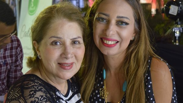 بوسي شلبي والفنانة بوسي بإطلاله خاصة في بازار الهوانم(صور)