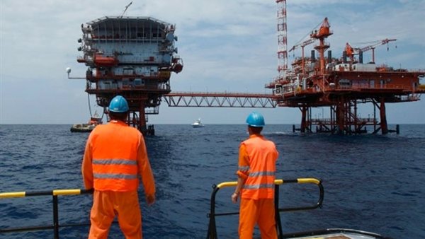 «البترول»: ارتفاع إنتاج حقل ظهر إلى 3 مليارات قدم يوميا نهاية العام (فيديو)