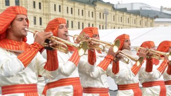أحمد موسى يطالب المصريين بالتصويت لفريق الموسيقى العسكرية المشارك في مهرجان روسيا(فيديو)
