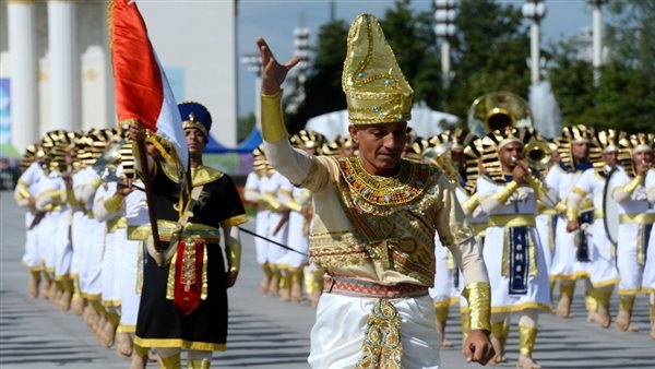 محمد الباز يدعو المصريين للتصويت للفرقة الموسيقية المصرية قبل غلق باب التصويت بساعة 