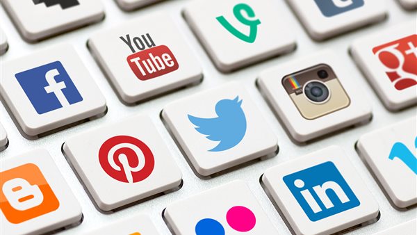 طبيب نفسى: إدمان السوشيال ميديا يؤدى إلى الإنتحار والصين تعتبره مشكلة قومية