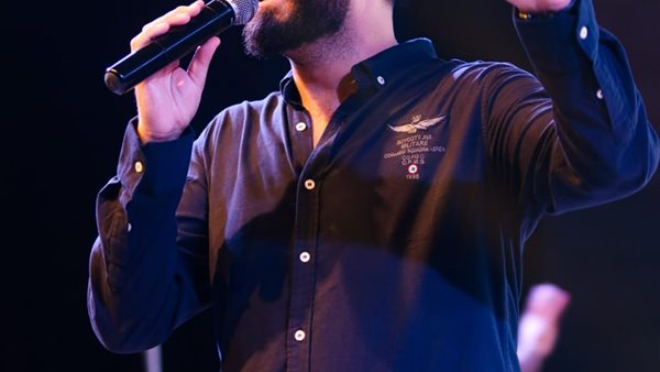 طوني قطان يتألق في بيت جالا وروابي (فيديو وصور)