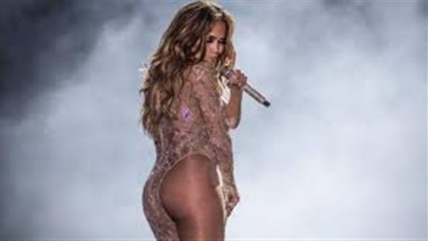 مصطفى بكرى: «المصريون انفقوا 210 مليون جنيه في حفل جينيفر لوبيز عشان واحدة بترقص» (فيديو)