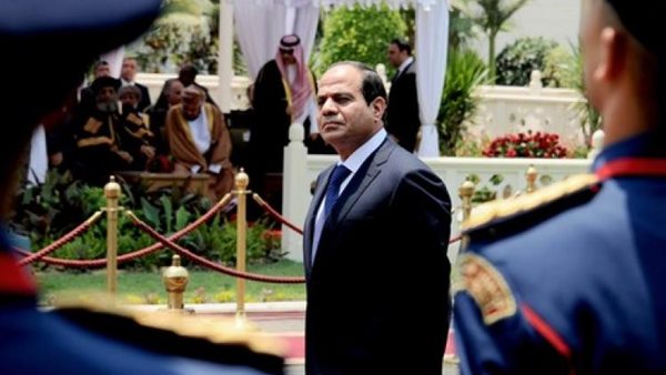 والد محمد علي: «السيسي أشرف شخصية ومثلنا الأعلى» (فيديو)