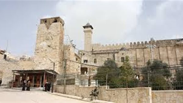 مصطفى بكري: رئيس الحكومة الصهيونية يقتحم الحرم الإبراهيمي الشريف وسط صمت عالمي (فيديو)