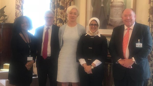 وزيرة الصحة: بحث اعتماد شهادات الزمالة المصرية من الكلية الملكية البريطانية (صور)