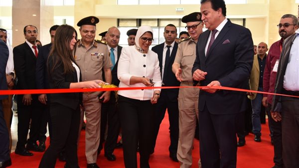 وزيرة الصحة تفتتح معرض مصر الدولي للصحة 